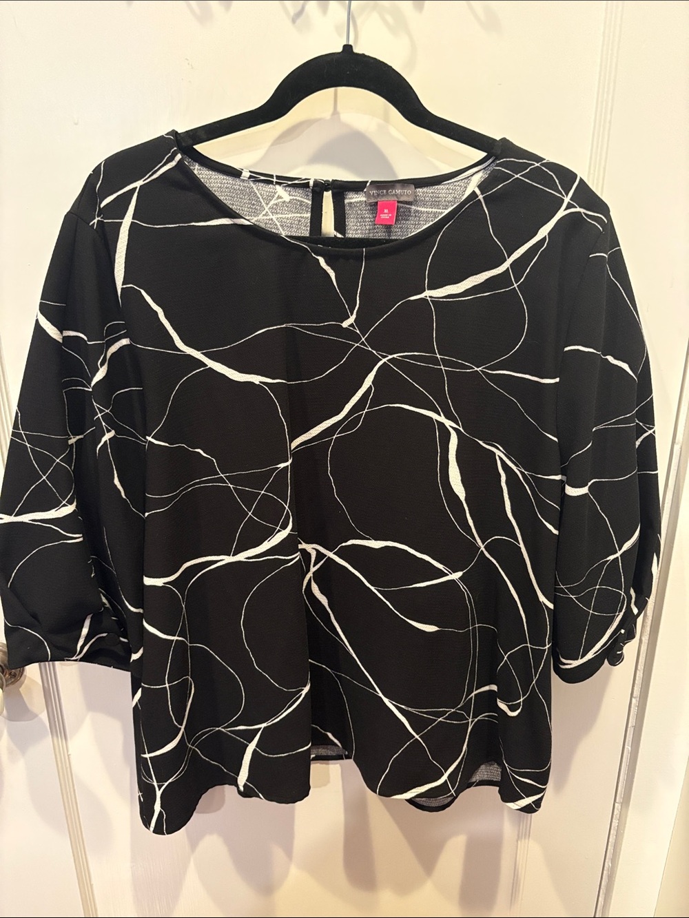 Vince Camuto Black Blouse with White Abstract Line Print BN506